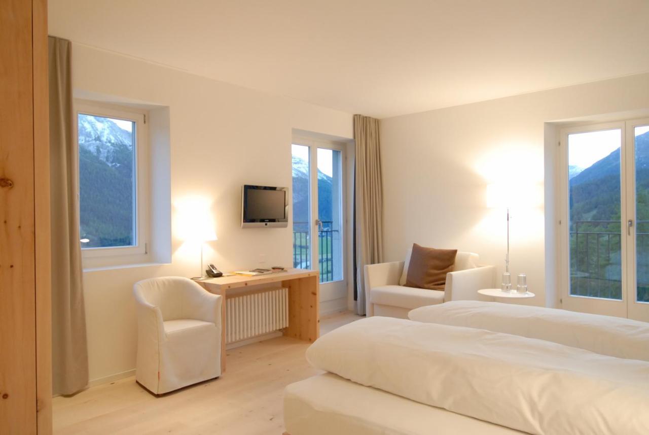 Hotel Castell Zuoz Habitación foto