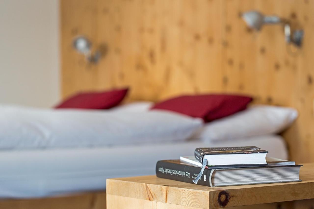 Hotel Castell Zuoz Habitación foto